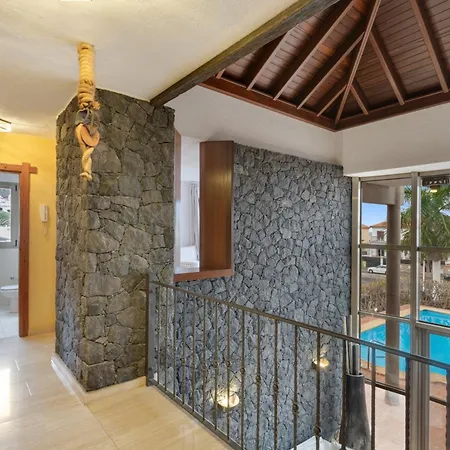 Karat Kanaria * アデヘ