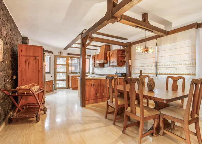 Karat Kanaria Tatil Evi *